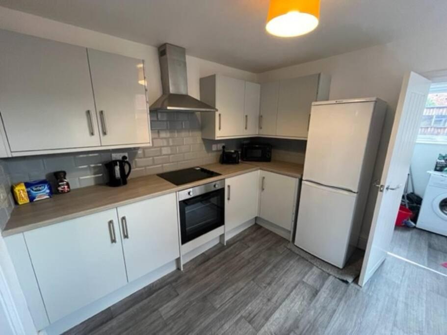 Amazing 8 Person 4 Bedroom And 2 Bathroom Mega House! Kingston upon Hull Luaran gambar