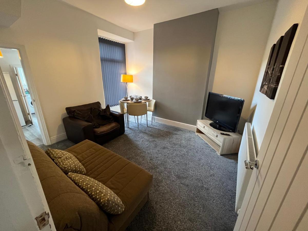 Amazing 8 Person 4 Bedroom And 2 Bathroom Mega House! Kingston upon Hull Luaran gambar