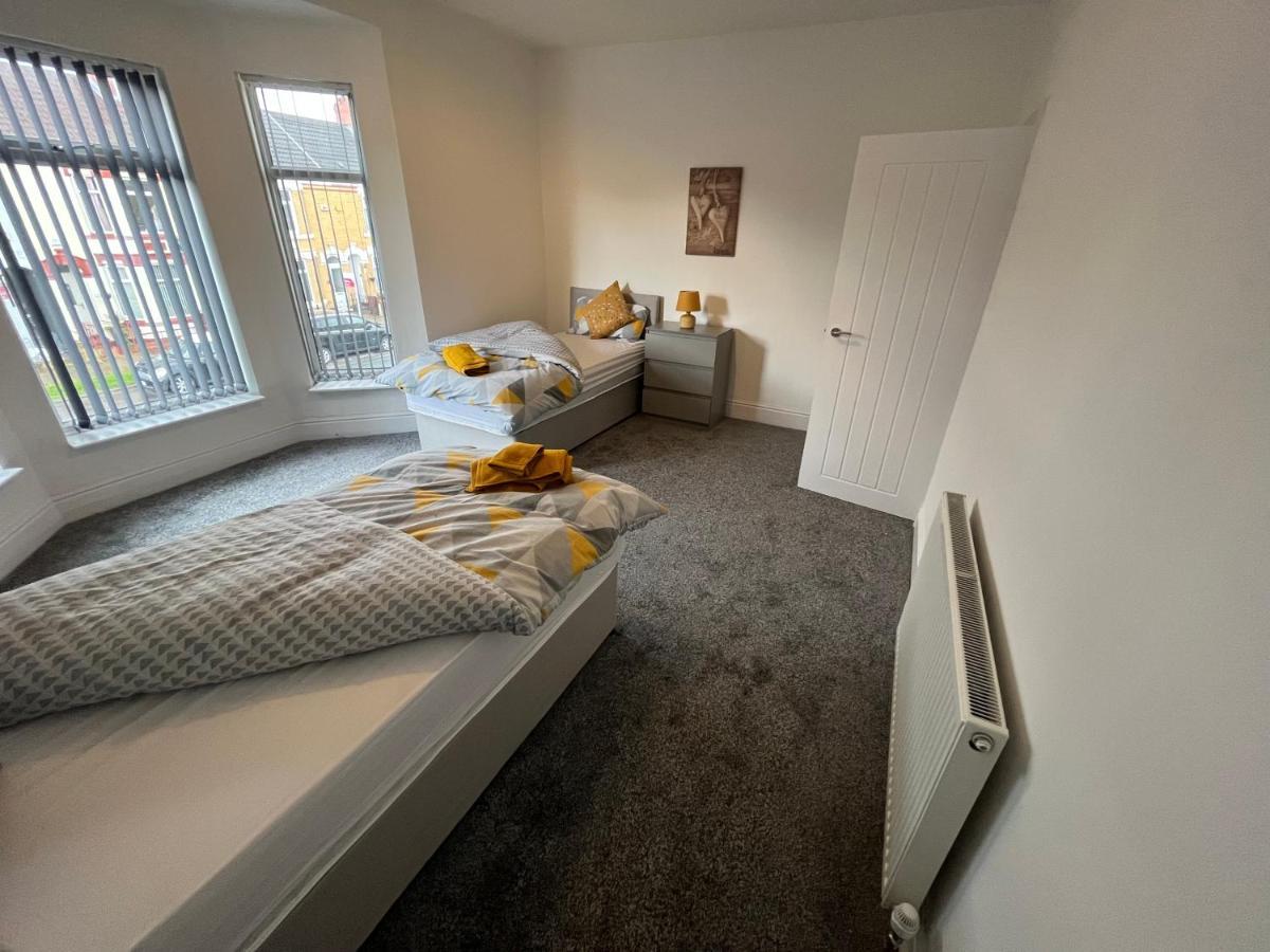 Amazing 8 Person 4 Bedroom And 2 Bathroom Mega House! Kingston upon Hull Luaran gambar